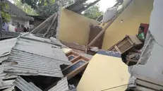Indonesia, crolli e vittime per la violenta scossa di terremoto