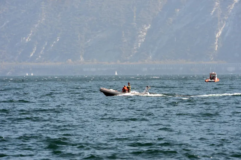 Le ricerche del sub disperso nelle acque del Garda