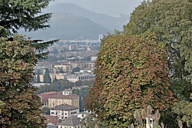La città si veste d'Autunno -    Foto Pierre Putelli/Neg © www.giornaledibrescia.it