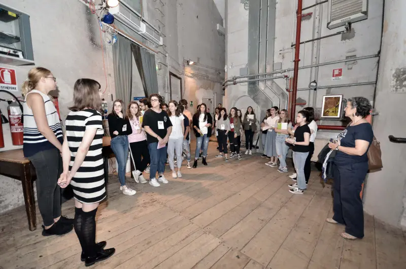 Gli studenti al Teatro Grande