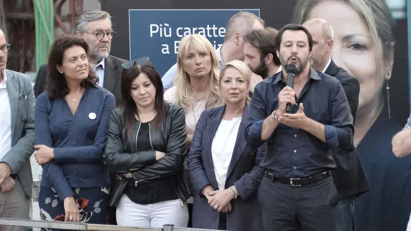 Il ministro Matteo Salvini in piazza Mercato a Brescia