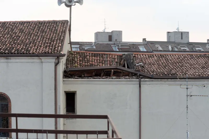 Lamarmora, crollato il tetto della chiesa di San Giacinto
