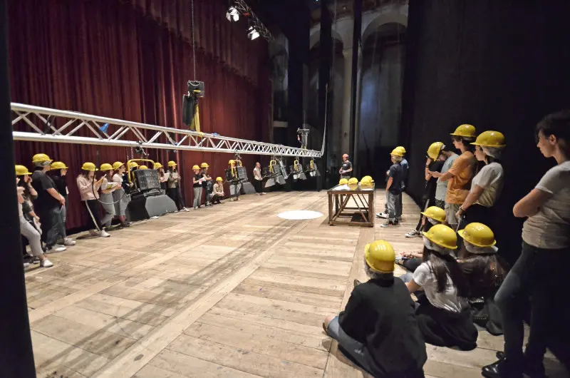 Gli studenti al Teatro Grande