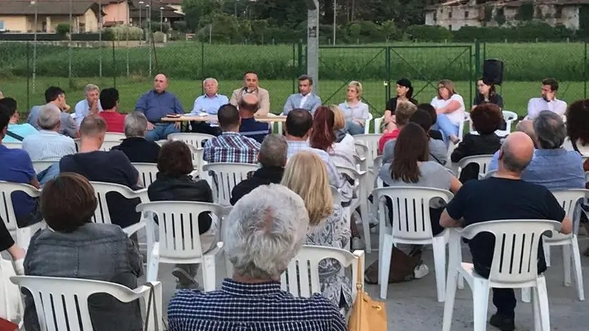 Il deposito di amianto è stato al centro dell'assemblea nella frazione Capodimonte