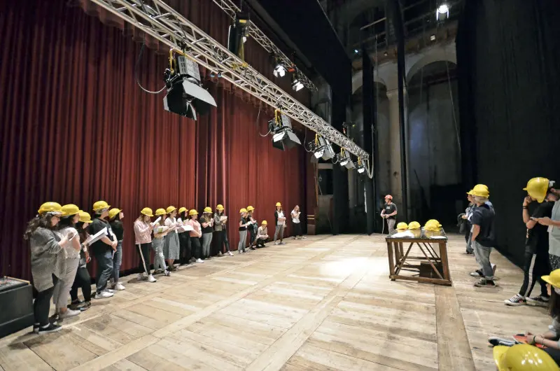 Gli studenti al Teatro Grande