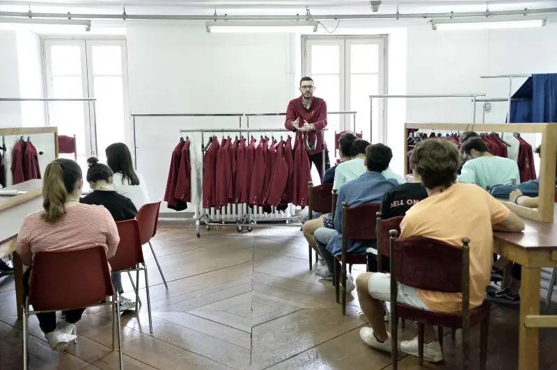 Gli studenti al Teatro Grande