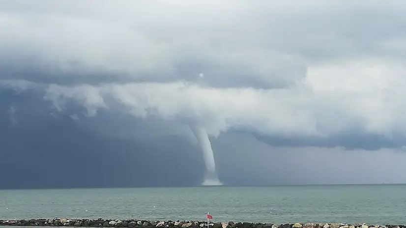 Le trombe marine al largo della Riviera romagnola