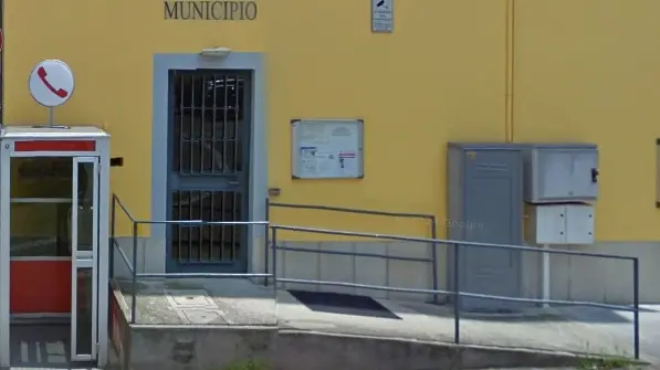 Il Municipio di Fornovo San Giovanni - Google Street View
