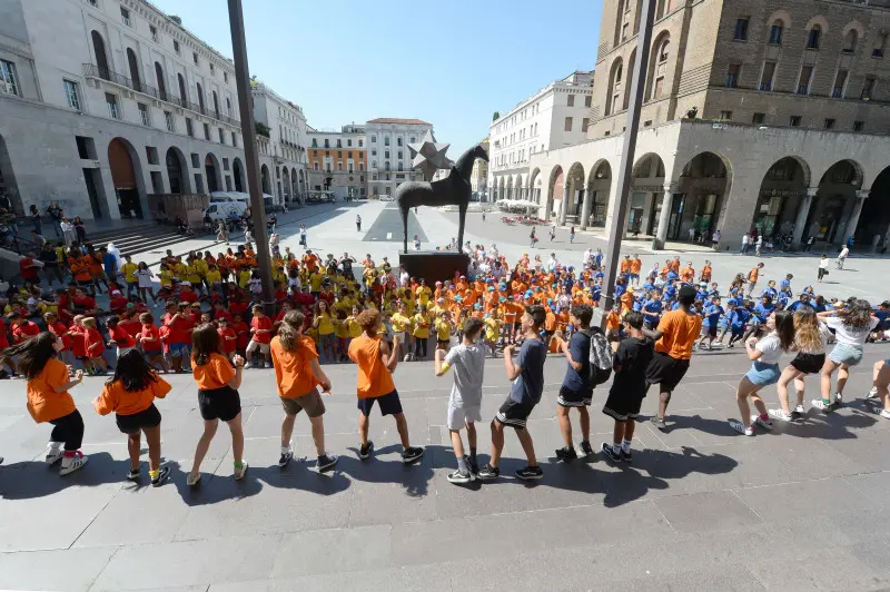 Grest del centro storico, flash mob in piazza Vittoria
