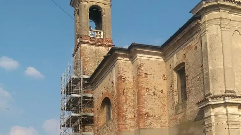 Il cantiere. In estate le campane saranno sostituite da un impianto