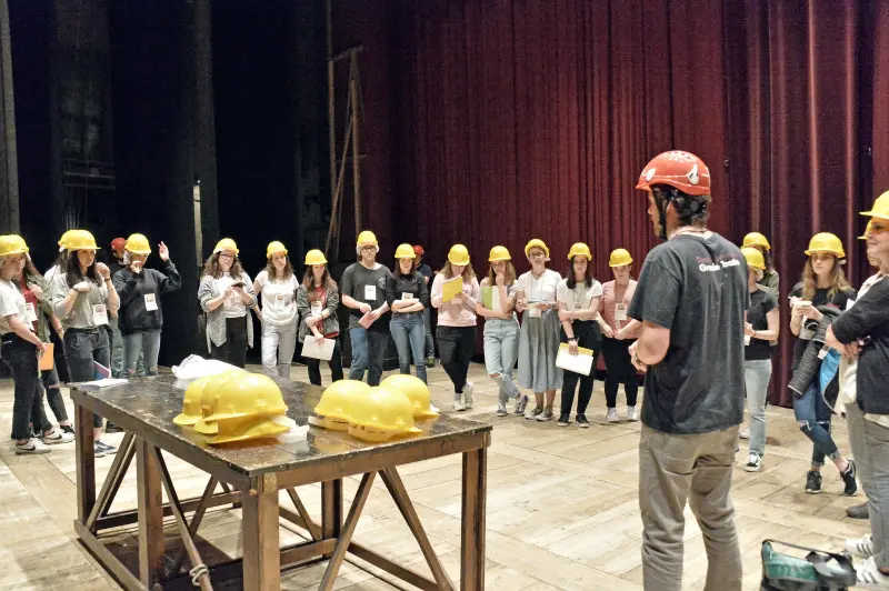 Gli studenti al Teatro Grande