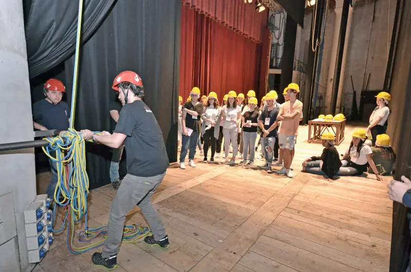 Gli studenti al Teatro Grande