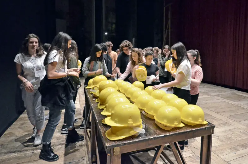 Gli studenti al Teatro Grande