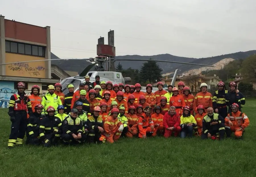 Botticino, prove tecniche di intervento in elicottero
