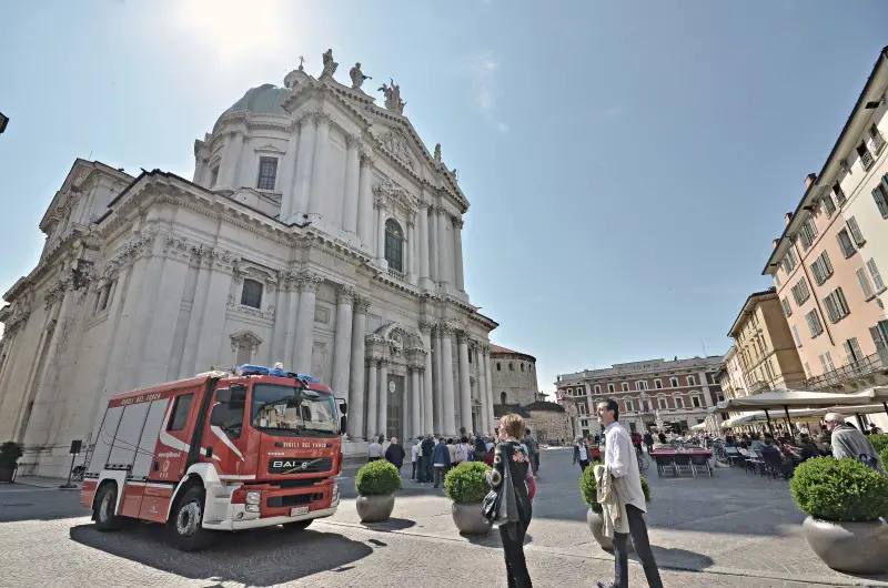 Vigili del Fuoco sul tetto del Duomo Nuovo