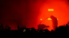 Un momento del concerto del rapper misterioso  Liberato, sul lungomare di Napoli