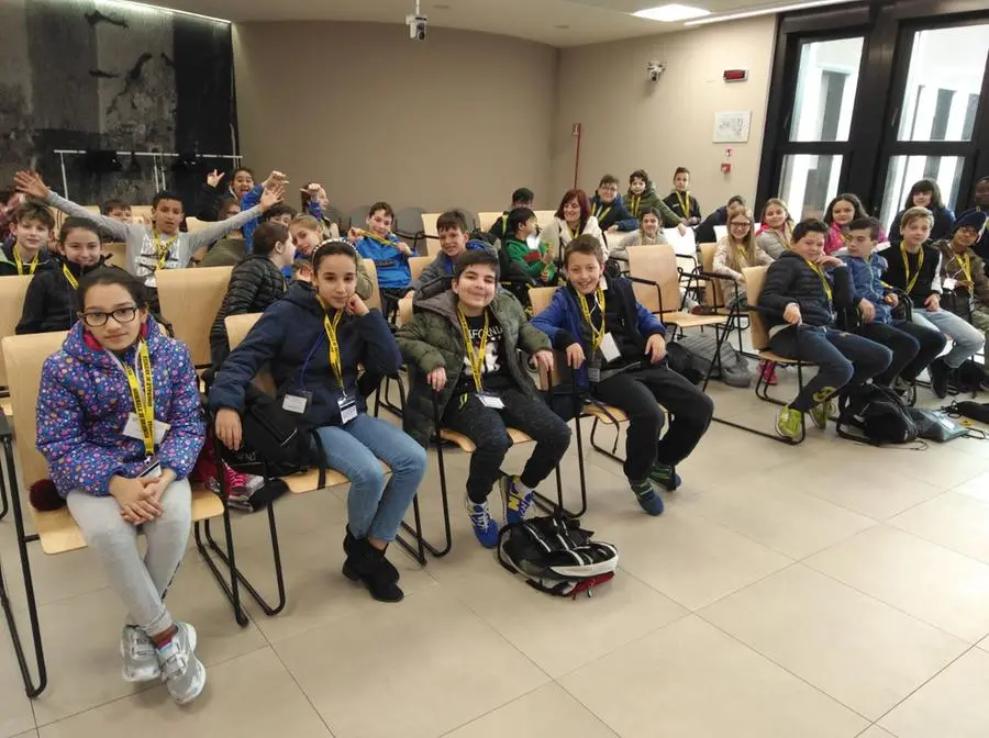 Le classi Quinta A e Quinta B della primaria di Gambara