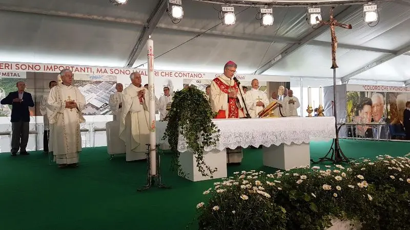 Il Vescovo Tremolada alla Fondital di Vobarno per il Primo Maggio