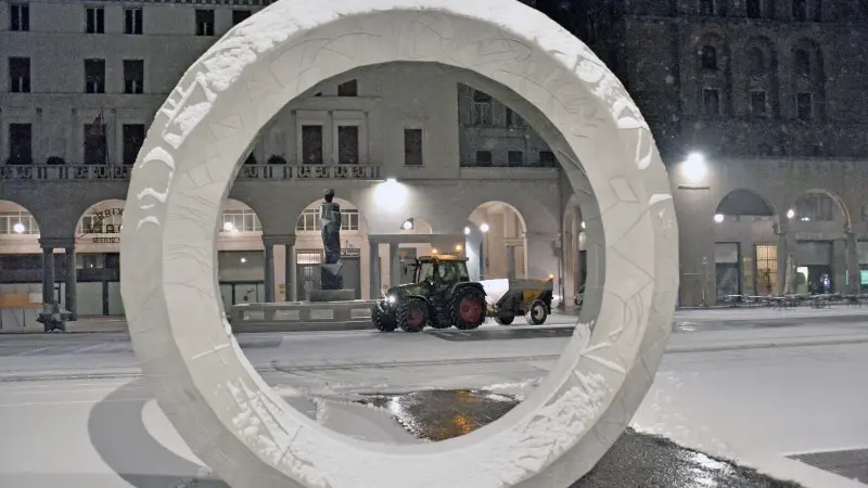 Le immagini di Brescia sotto la neve