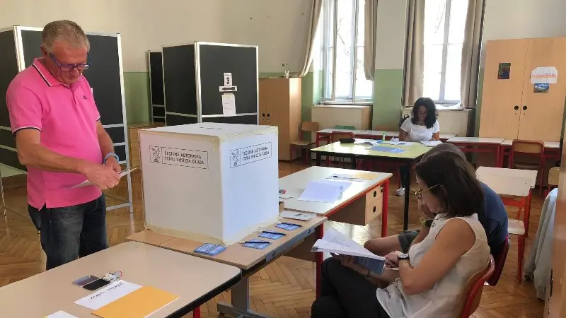 Friuli-Venezia Giulia, seggi aperti fino alle 23
