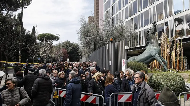 L'ultimo saluto a Fabrizio Frizzi