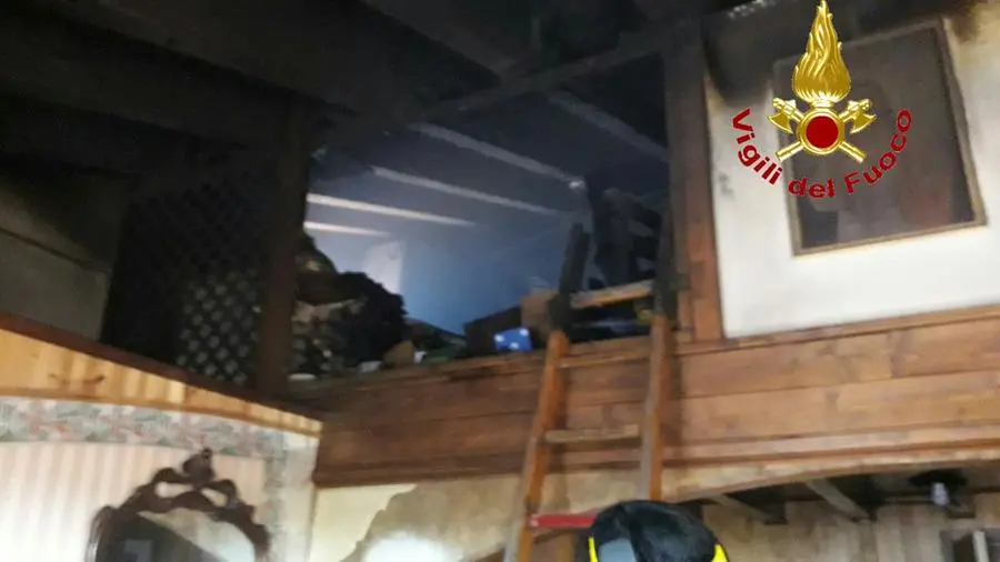 Shalom, lo foto dei vigili del fuoco