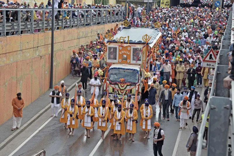 I sikh per le vie della città