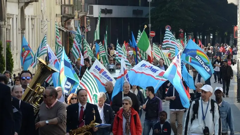 Una manifestazione del Primo Maggio (foto d'archivio) - © www.giornaledibrescia.it