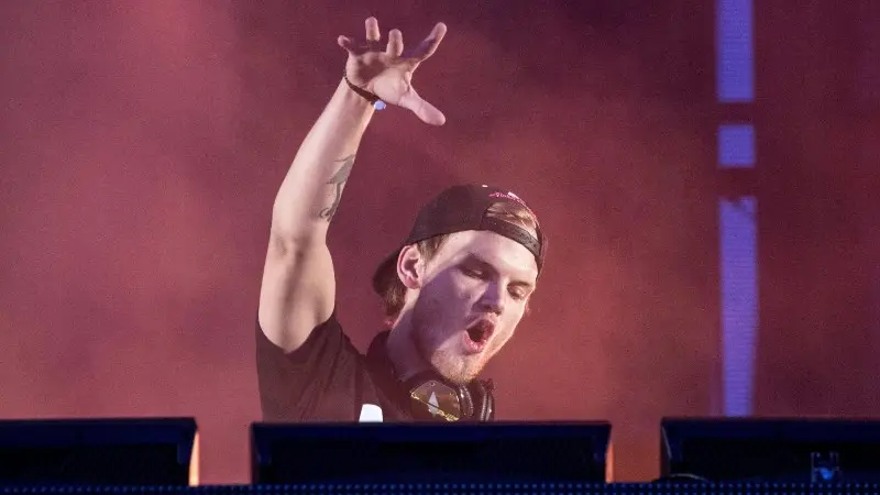 Avicii, dj e produttore svedese trovato morto in Oman