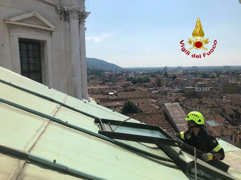 Vigili del fuoco sul tetto del Duomo