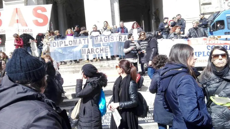 La protesta di personale Ata e docenti a Roma