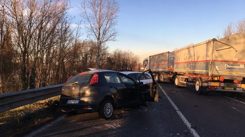 Schianto a Manerbio, muore un uomo