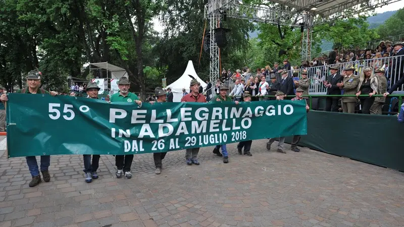 La sfilata delle penne nere bresciane