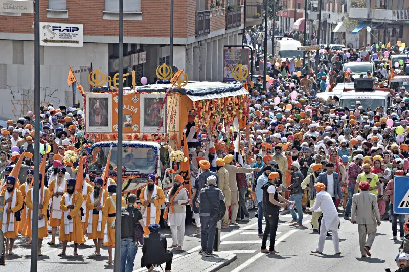 Il corteo dei sikh in città /1