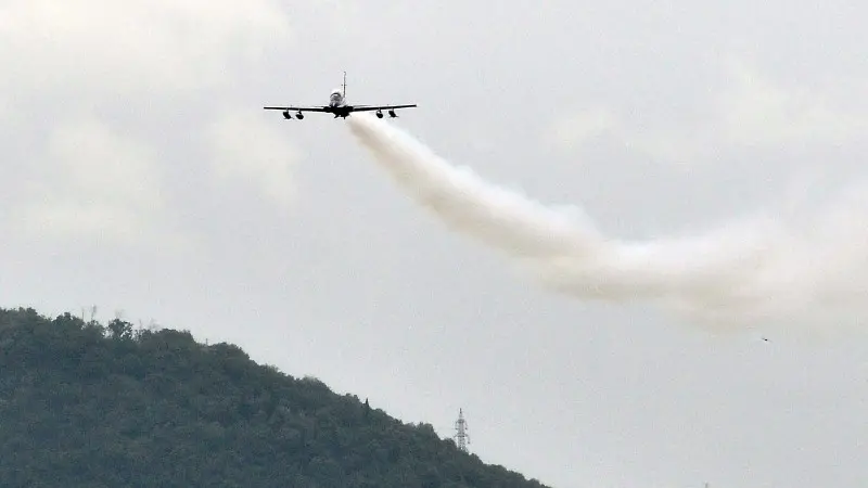 Frecce Tricolori, il capo formazione in volo su Brescia