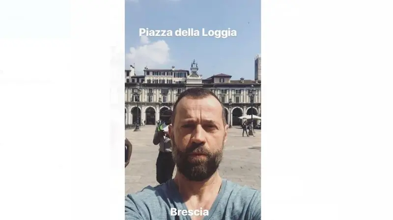 Fabio Volo in piazza Loggia - Foto Instagram