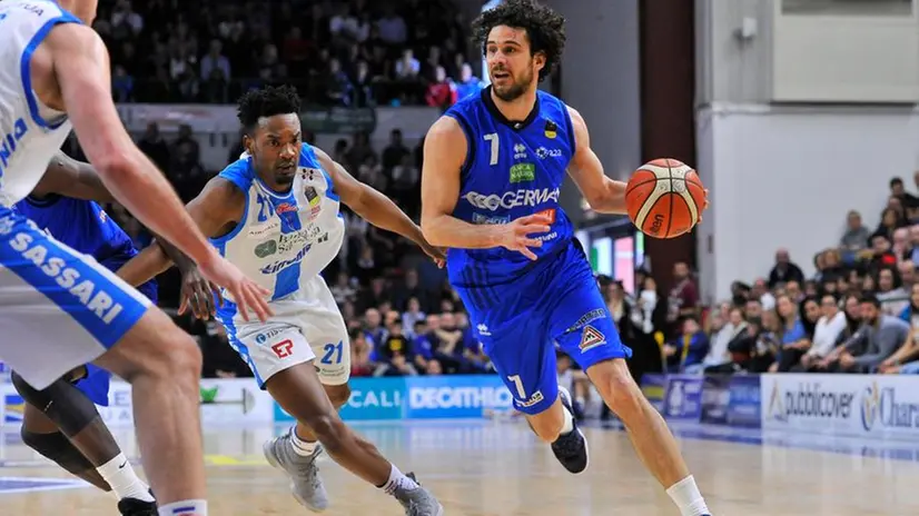 Basket: la Germani trionfa a Sassari
