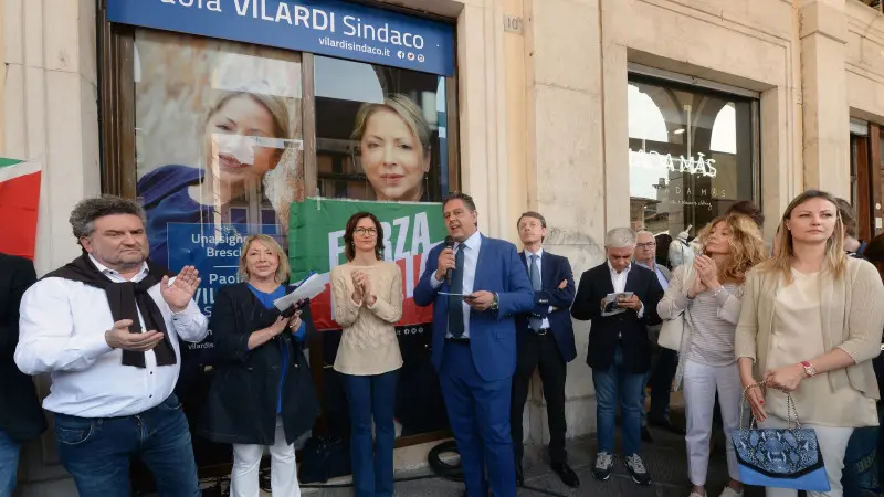 Mariastella Gelmini e Giovanni Toti alla sede del comitato elettorale di Paola Vilardi