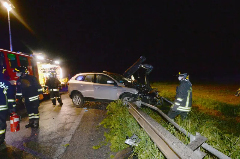 Schianto a Pontevico, muore un 23enne