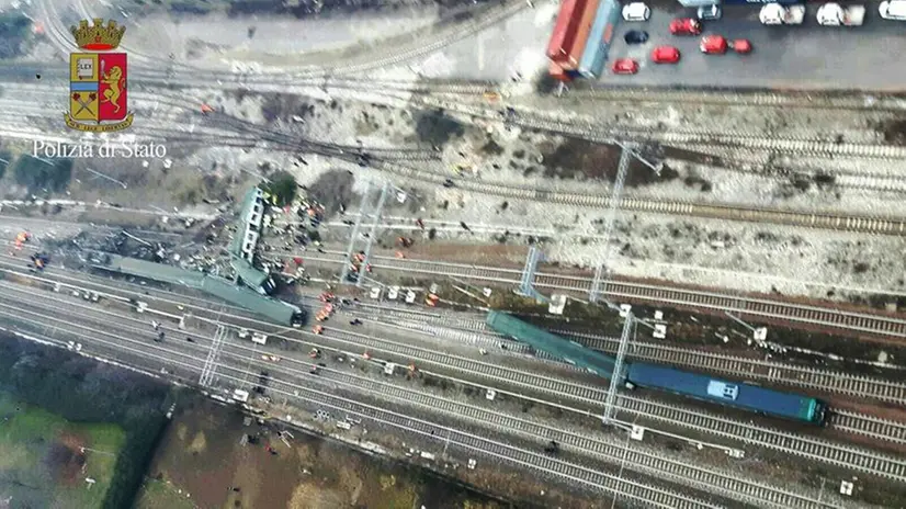 Il treno deragliato a Pioltello