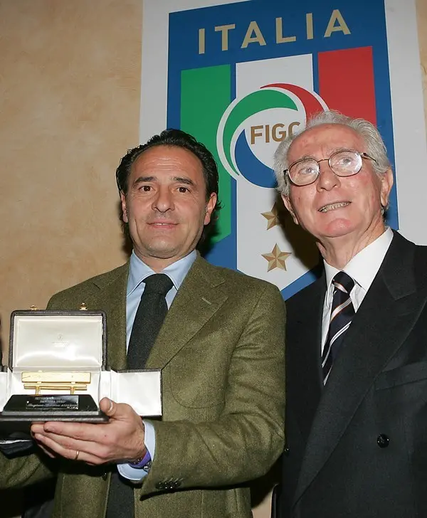 Cesare Prandelli e Azeglio Vicini - Foto archivio Ansa © www.giornaledibrescia.it