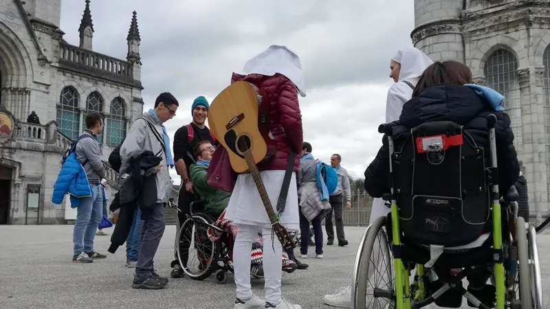 La Via Crucis dei pellegrini bresciani a Lourdes