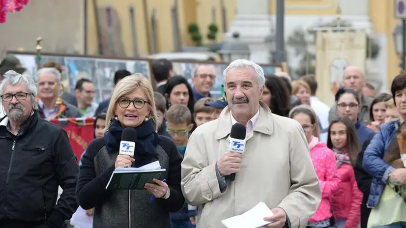I conduttori della trasmissione di Teletutto, Tonino Zana e Clara Camplani - © www.giornaledibrescia.it