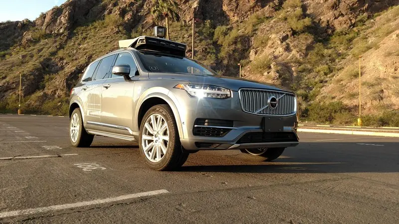 Uber, stop ai test delle auto a guida autonoma dopo tragedia