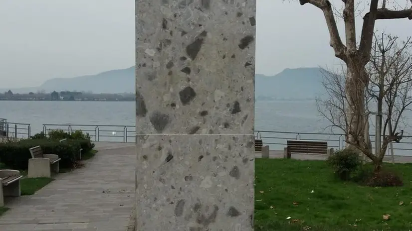 Il cippo ancora incompleto