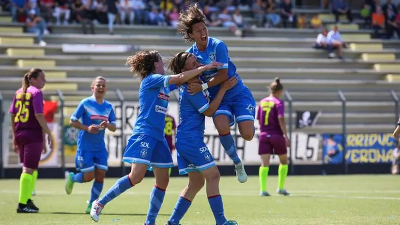 La gioia delle ragazze del Brescia Calcio Femminile
