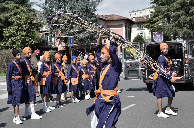 Il corteo dei sikh in città /2