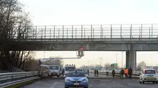 I controlli al ponte sull'autostrada A21 - Foto Marco Ortogni/Neg © www.giornaledibrescia.it