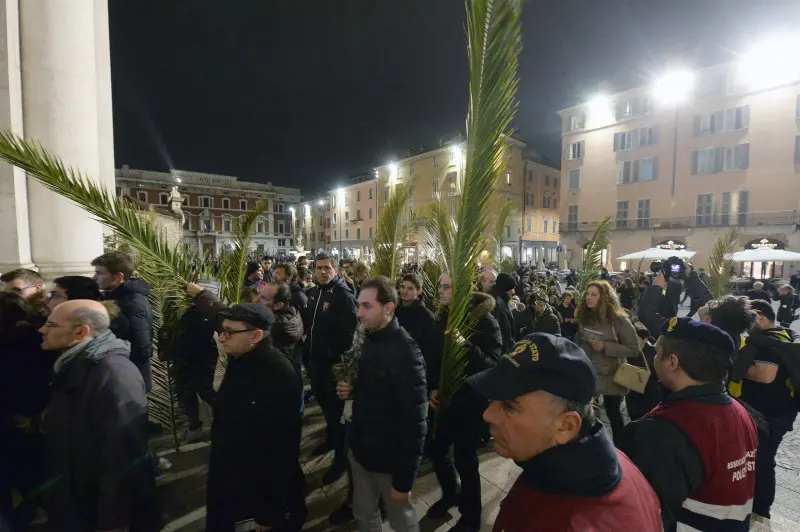 Veglia delle Palme, centinaia di giovani nella Cattedrale