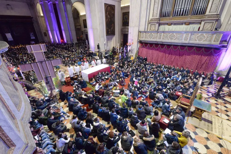 Veglia delle Palme, centinaia di giovani nella Cattedrale